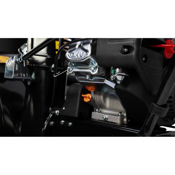 Бензиновый снегоуборщик Champion STT761E