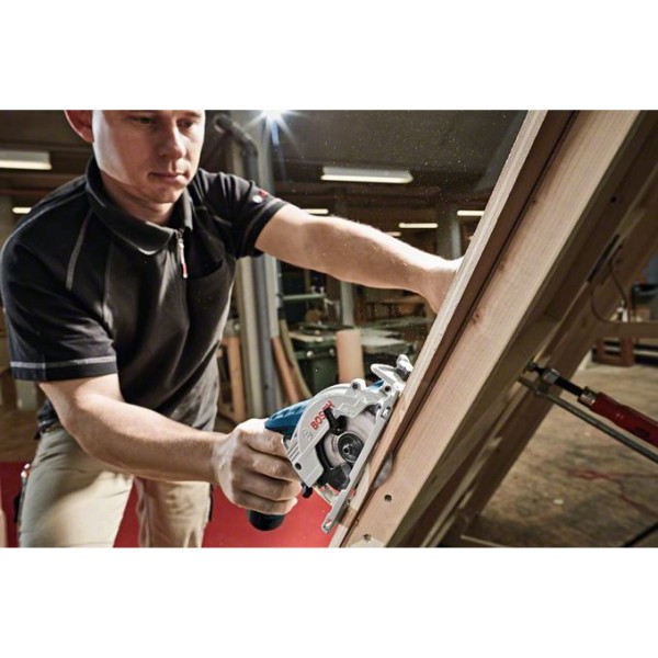 Аккумуляторная циркулярная пила Bosch GKS 12V Solo 0.601.6A1.001